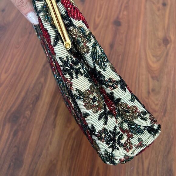 Stunning vintage tapestry beaded handbag loose site handle made in Hong Kong - Picture 7 of 10